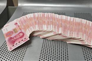 你干嘛呢！马克西半场9中0一分未得 仅拿1板2助1断1帽